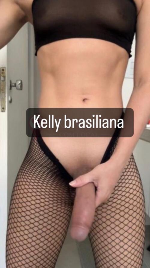 Kelly trans fuocosa vera come in  bollente